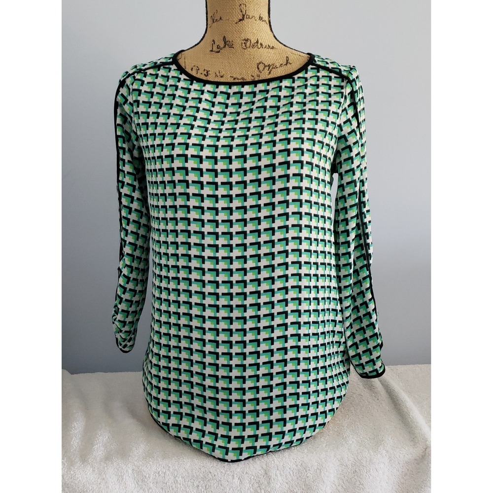 The Limited Womans Long Sleeve Size XS‎